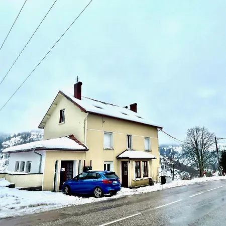 Situe Entre Et Gerardmer - 13 Minutes Des Pistes De Ski - 2 Personnes - Cuisine Equipe Avec Four, Plaque De Cuisson, Lave-vaisselle, Machine A Cafe, Raclette *